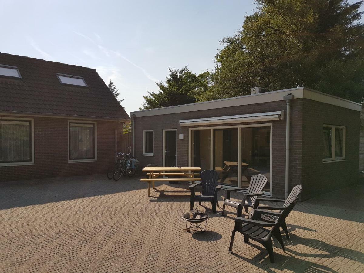 Guest House Ons Hoekje Houten Exterior photo